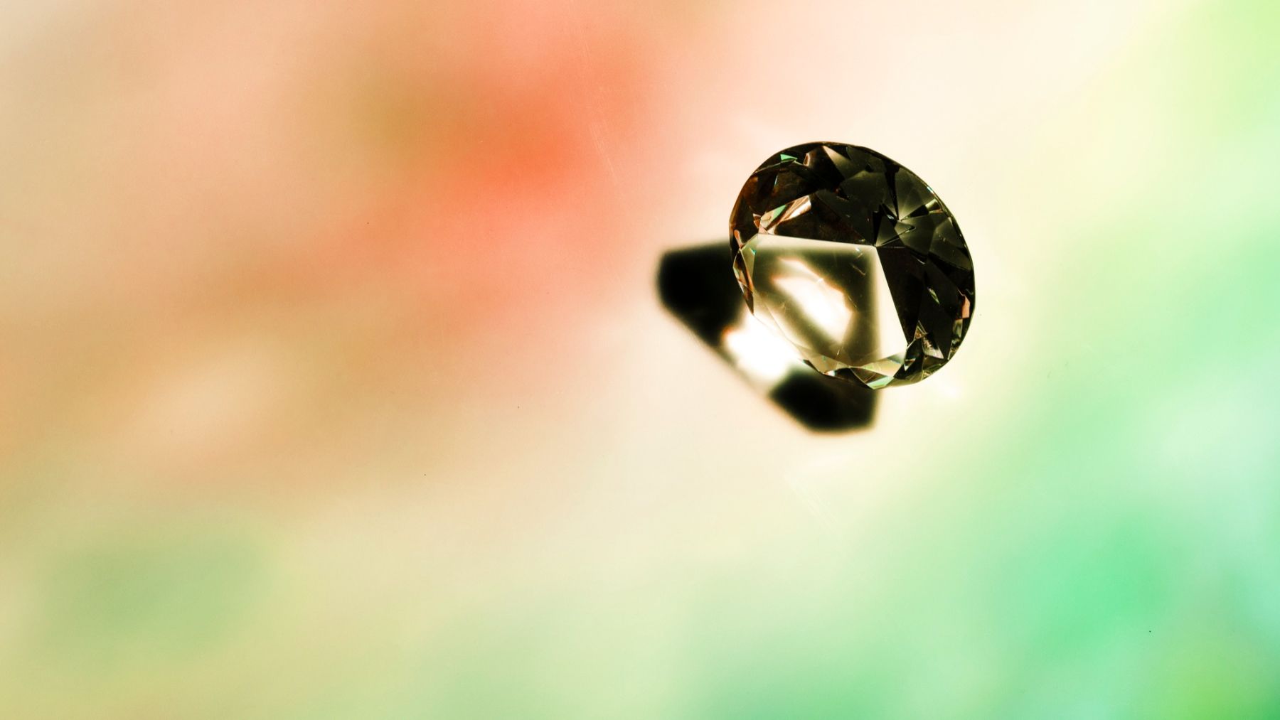 Czy biżuteria Swarovskiego czernieje?